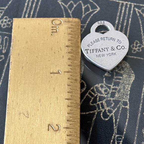Tiffany & Co. Silver Heart Charm Pendant Vintage “Return to Tiffany Heart” 925 - Picture 8 of 10